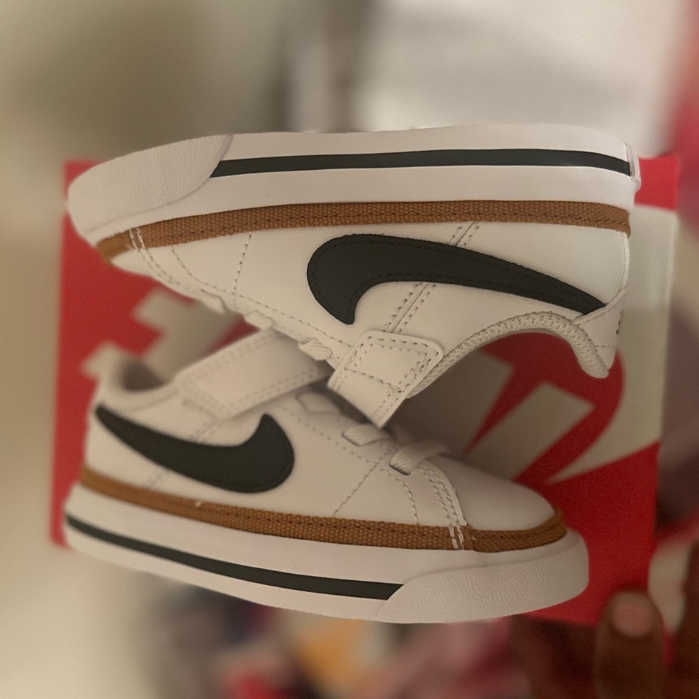 Nike Court Legacy
